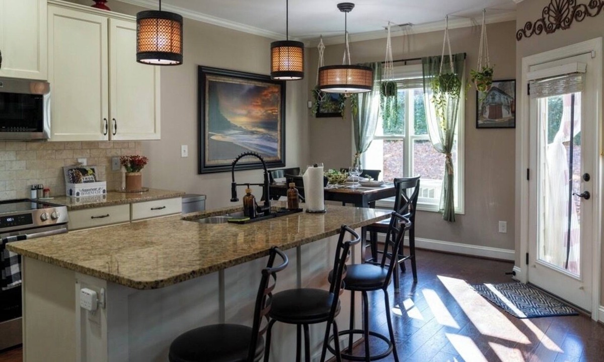 Southwest Raleigh House | 3BR Sleeps 10 w/King Beds, Artful Design & Central