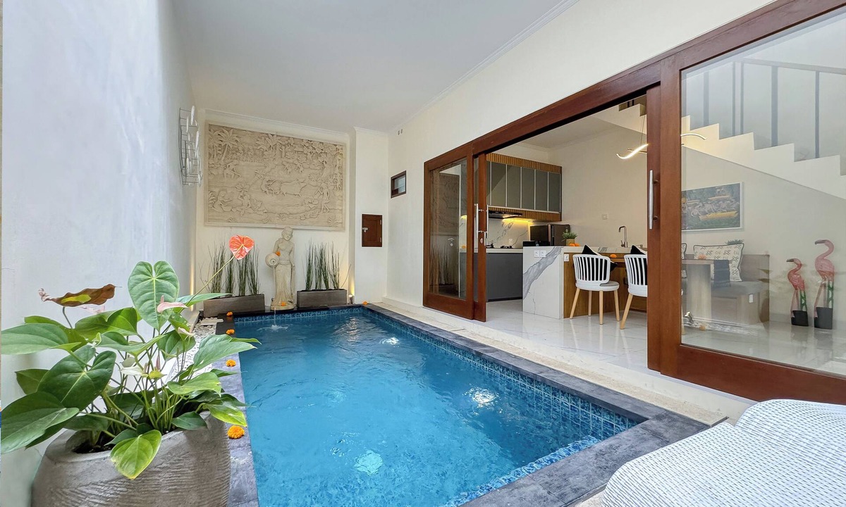 Denpasar Barat Villa | 3BR - Stylish Private Villla in Seminyak Area