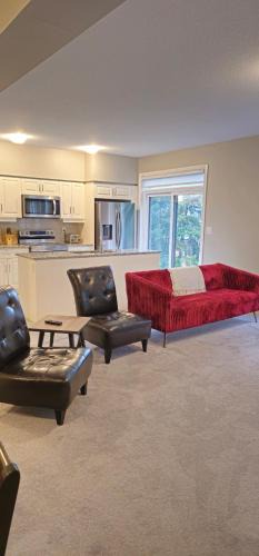 Midland Apartment | 3BR Townhome, Georgian Bay, Free Parking