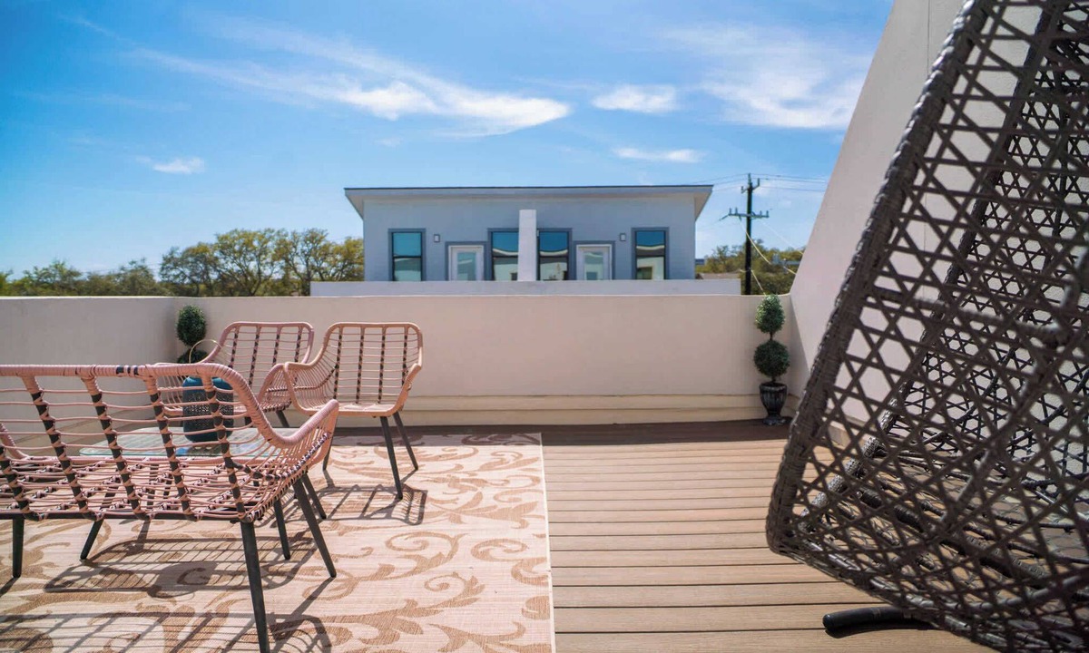 Wetmore House | 3BR/TranquilGarden/ExpansiveDeck/8minSixFlags
