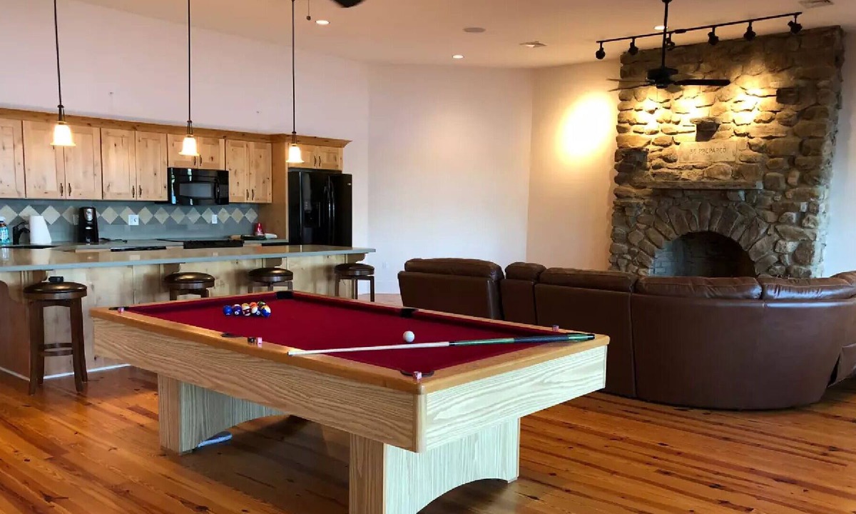 Salem House | 3BR Waterfront Adirondack styled Guest suite