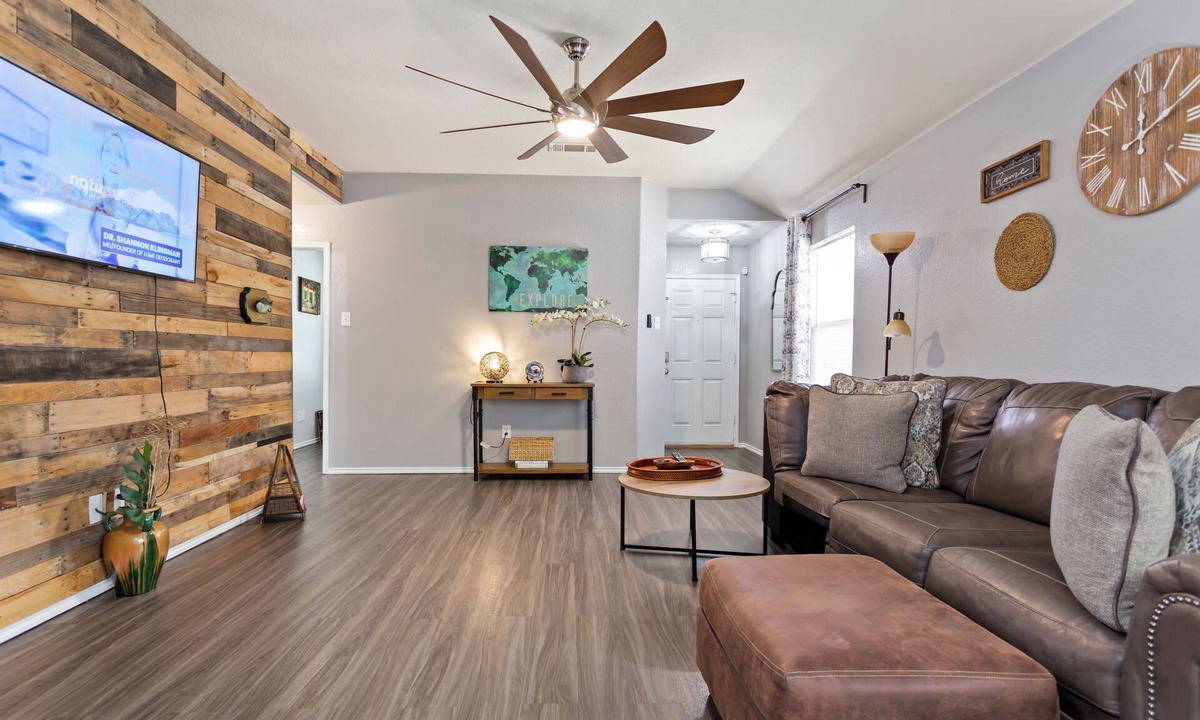 Denton House | 3BR2BA 1-Story 2Car-G 1 Mile To MedicalCity/BSW Heart/Presbyterian/Shopping/UNT