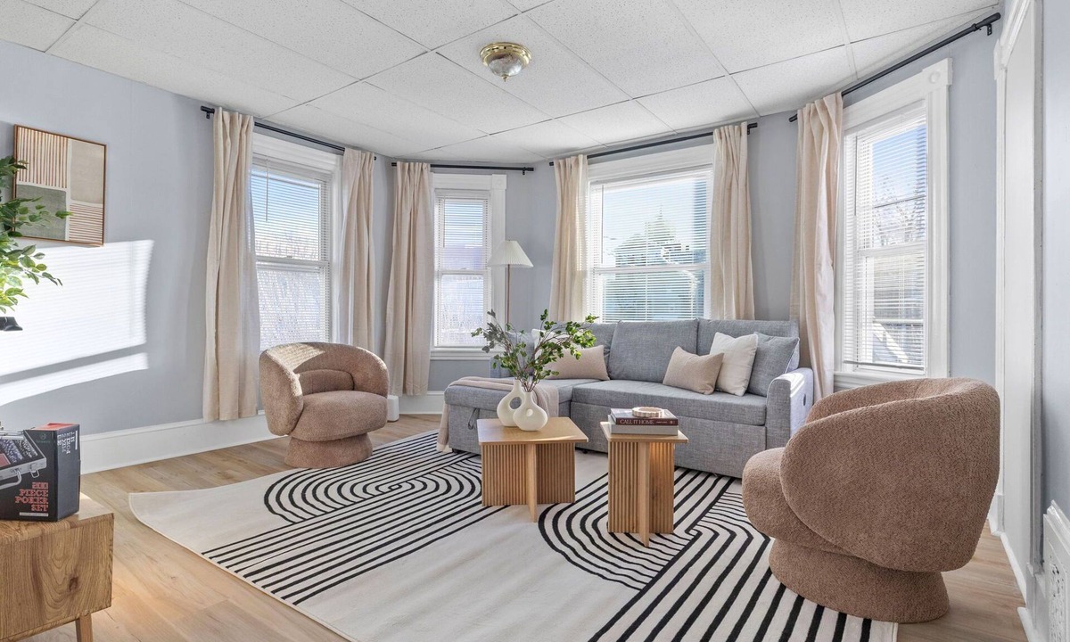 Winter Hill Apartment | 3BR2BATH 12G Home in Somerville