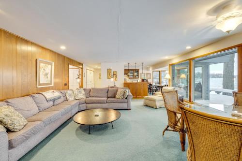 Maple City House | ~ 4,000 Sq Ft Cabin on Glen Lake: Deck & Views!