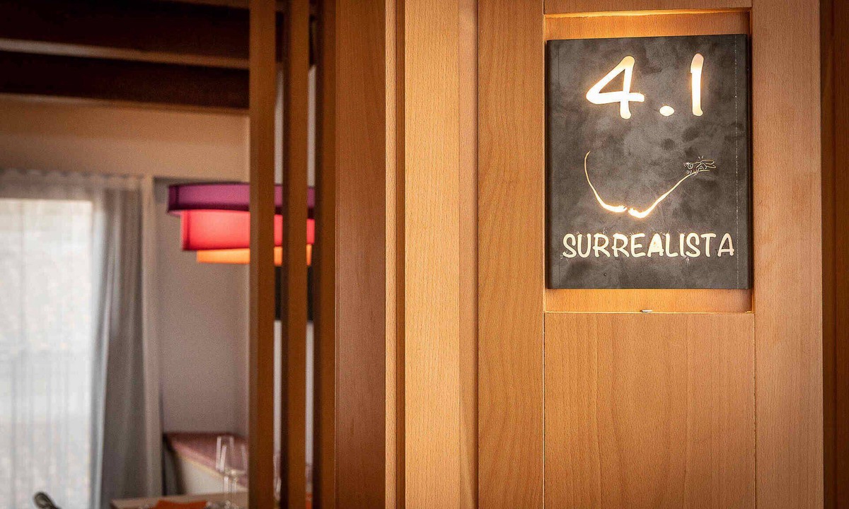 Figueres Apartment | 4-1 Surrealista - Attic Premium