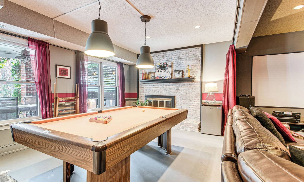 Stonebridge House | 4,100-Sq-Ft Gem w/Pool Table & Yard in Raleigh