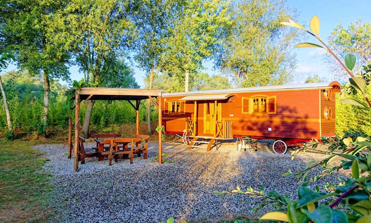 Montreal House | 4/5 people trailers