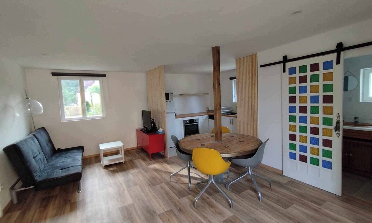 La Chapelle du Lou du Lac Ski Chalet | 4-6 person cottage on large enclosed grounds (pets welcome!)