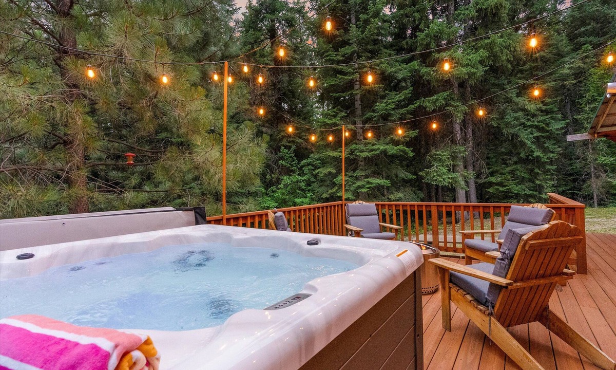 Darby Cabin | 4+Acre Cozy Cabin in Woods Near Skiing