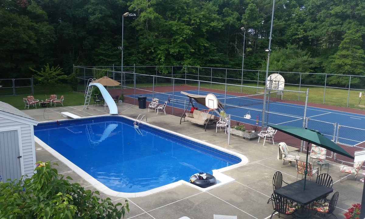 Middleborough House | 4 acre private retreat setting 1