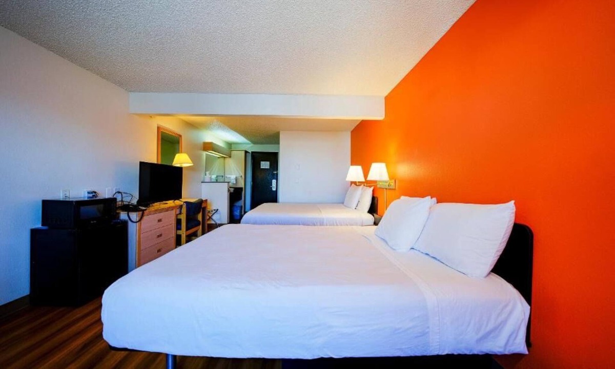 Hermiston Hotel | 4 Affordable Rooms Ideal for Exploring Shops & Dining w/Free Parking