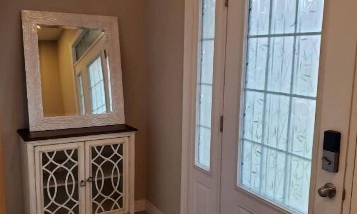 Stratford House | 4 BD Family Retreat - Basement not included (Occupied)