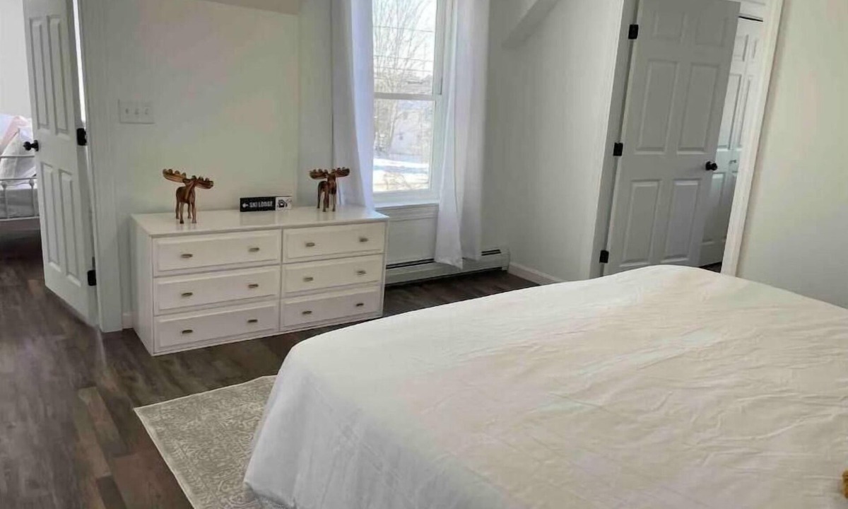 Oakland House | 4 be Updated home near Belgrade Lakes