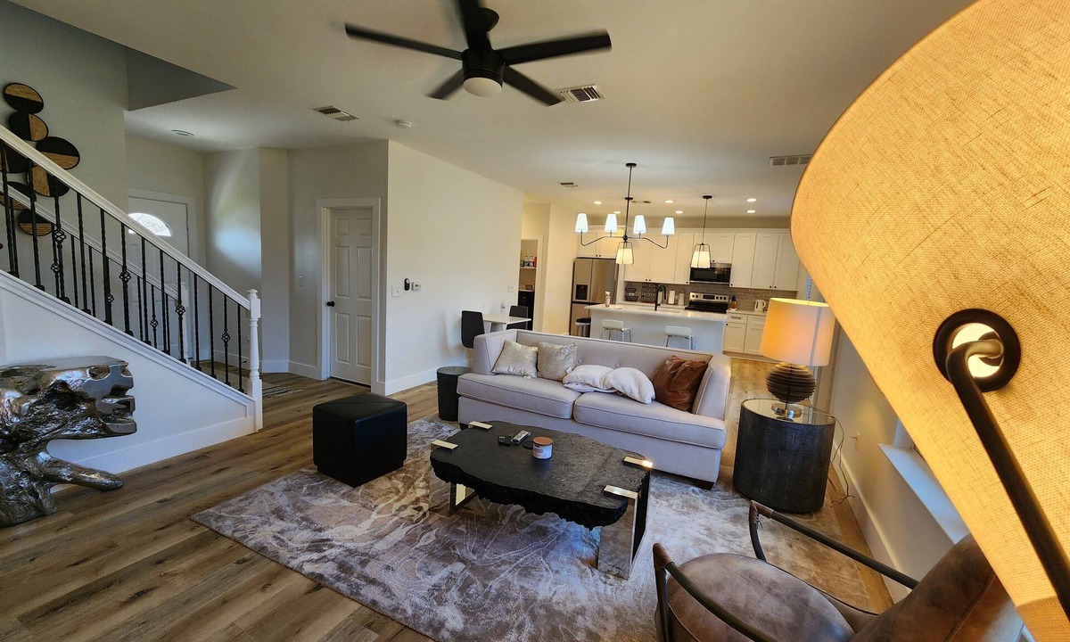 Stony Ridge North House | 4 Bed, 2.5 bath House 9mins from Airport