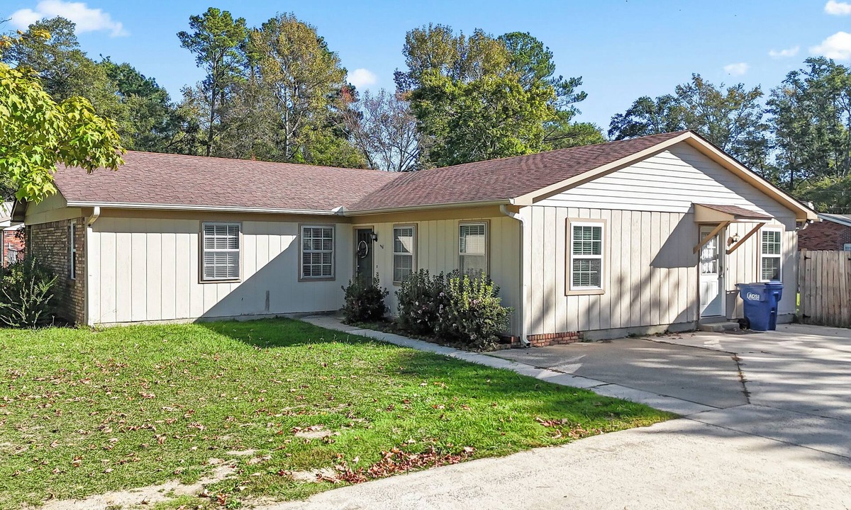 Albertville House | 4 bed/2 bath across from Sand Mountain Park