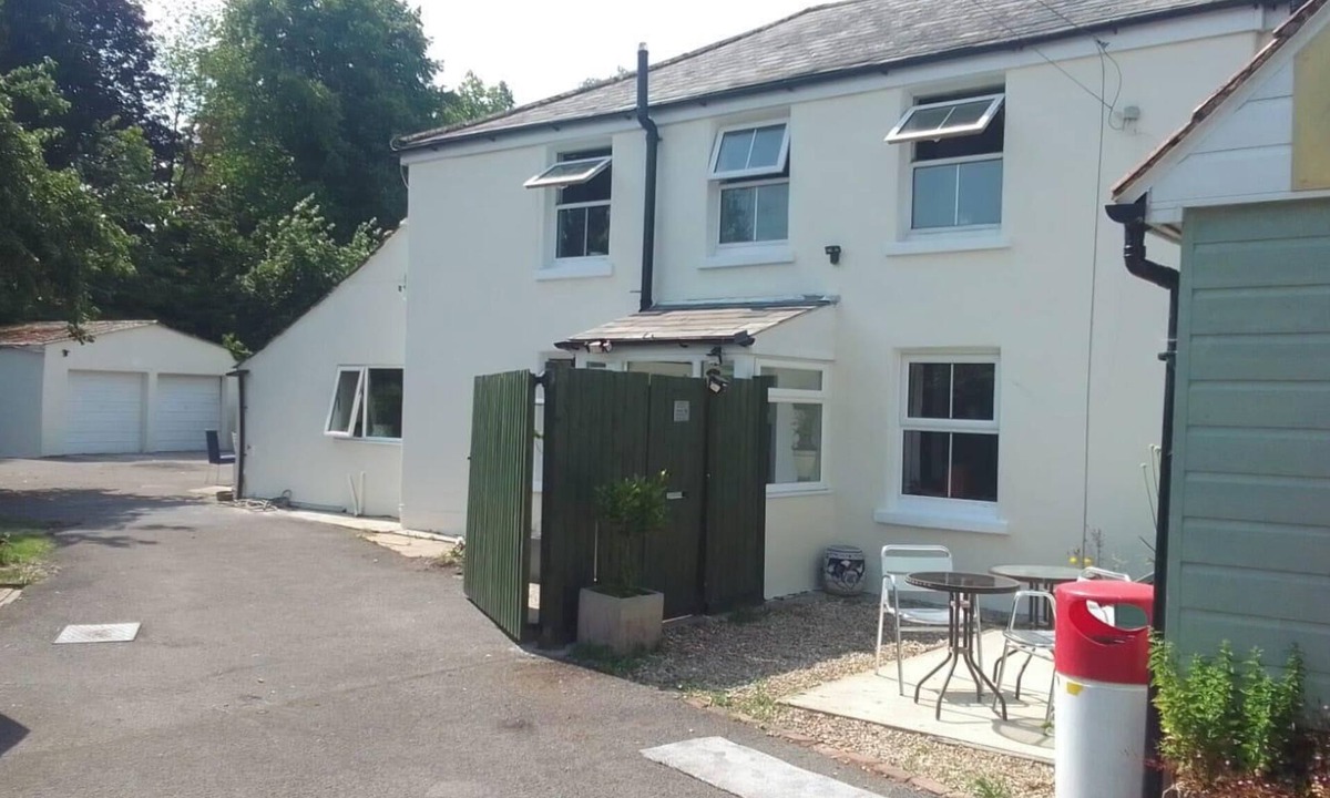 Dorchester House | 4 Bed-2 Bath-Bar-Pool Table-Library- Xmas venue