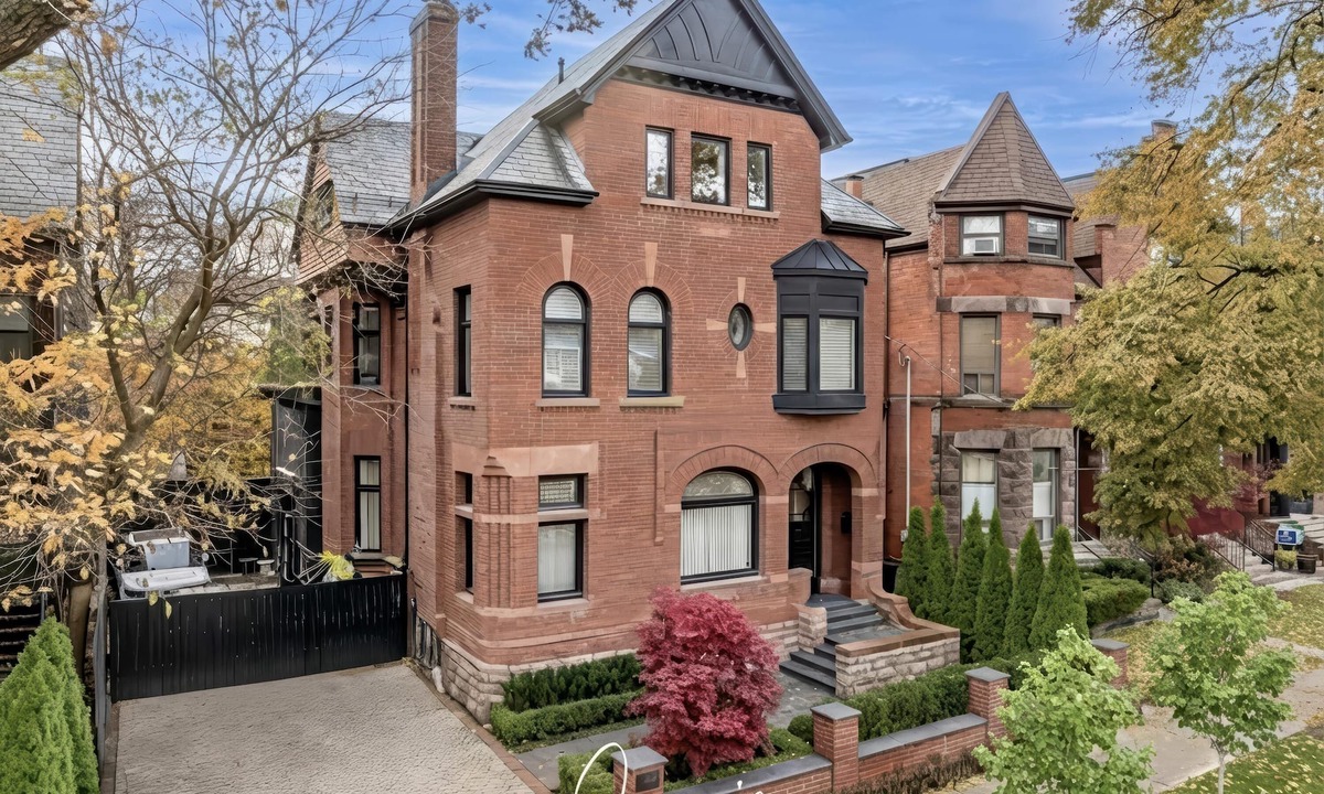 Midtown Toronto House | 4 bed/7 bath luxury home in Toronto