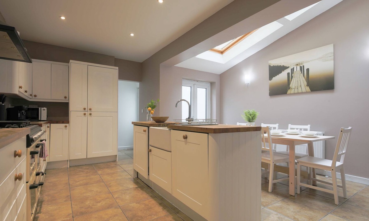 Splott House | 4 Bed Central Renovated House