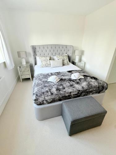 Moggerhanger House | 4-Bed Home for Contractors & Relocation - Sleeps 8