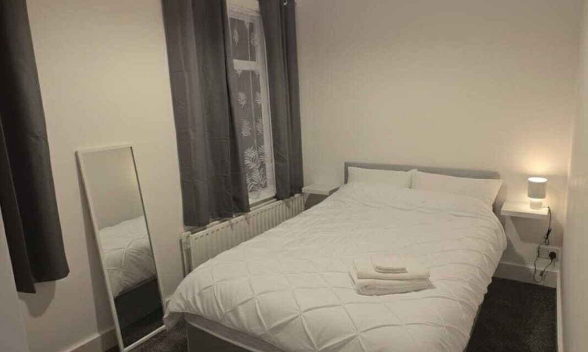 Belvedere House | 4-Bed Home with Parking in Belvedere Perfect for work, Families & Weekends Away