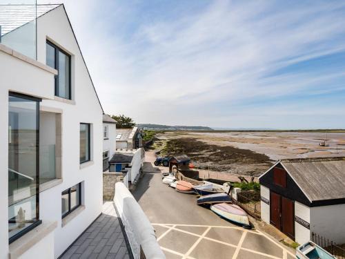 Appledore House | 4 Bed in Appledore 56012