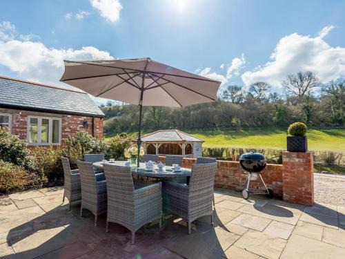 Dorchester House | 4 Bed in Dorchester oc-42204