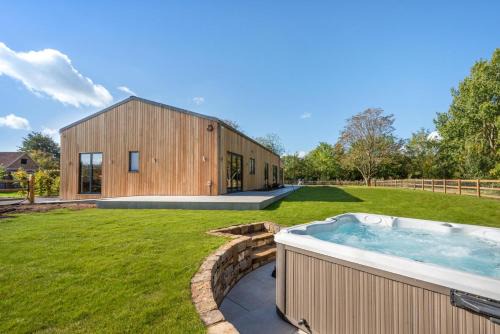 East Dereham House | 4 Bed in Mattishall oc-2367