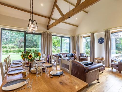 Shaftesbury House | 4 Bed in Melbury Abbas 48814