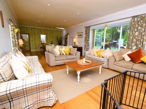 Moffat House | 4 Bed in Moffat 82374