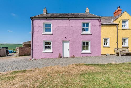 St Brides House | 4 Bed in St. Brides oc-o30488