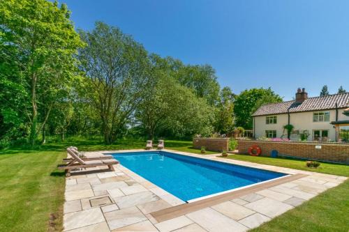 Halesworth House | 4 Bed in Walpole oc-brof