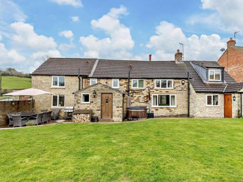 Leavening House | 4 Bed in York G0091