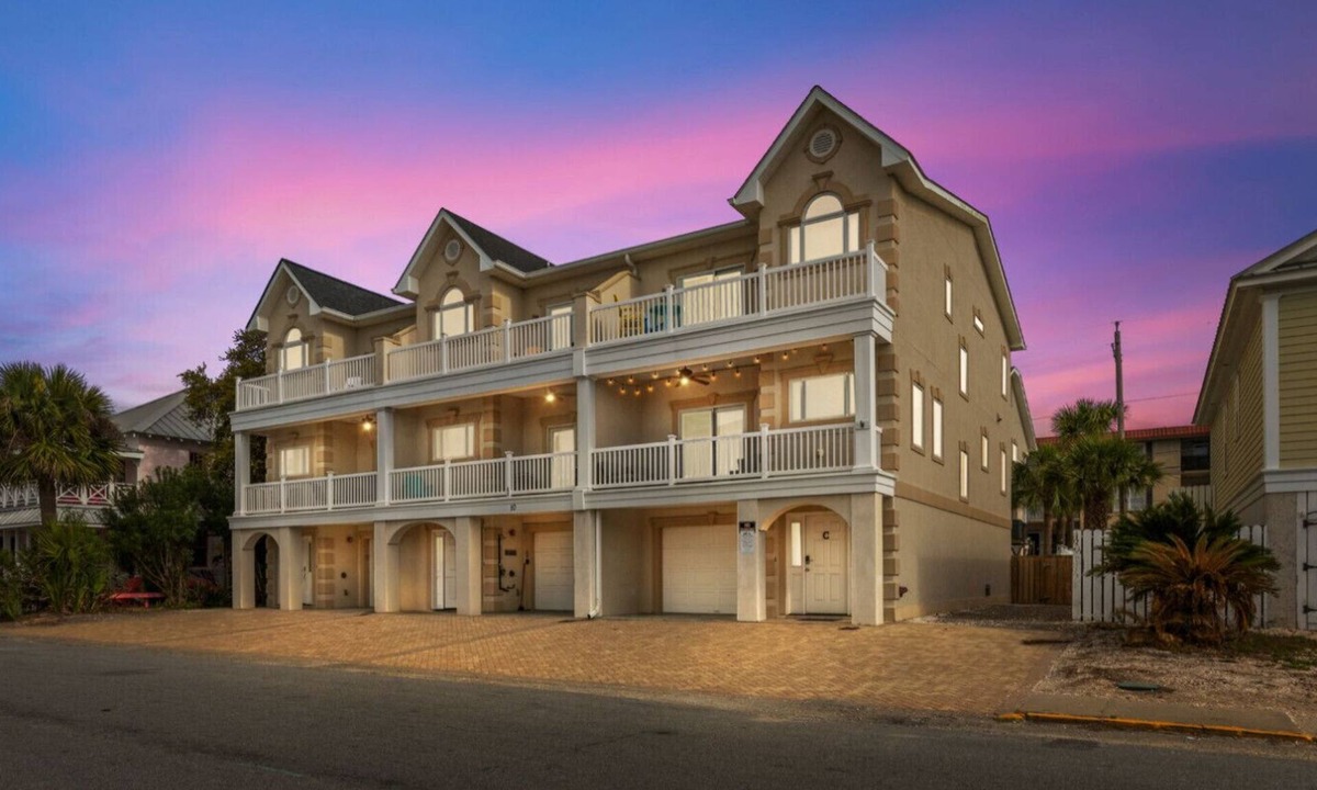Tybee Island Villa | 4 Bed Townhouse Walk To The Beach