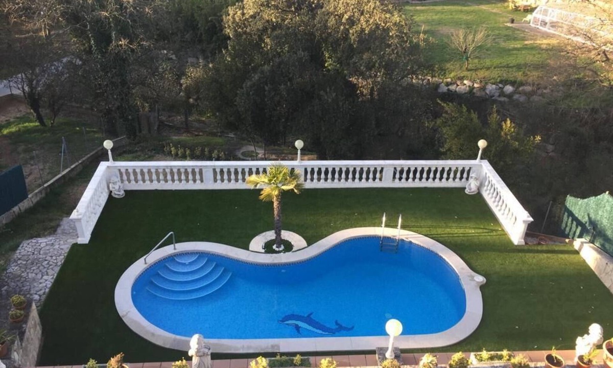 Mas Altaba Villa | 4 Bed Villa - Sleeps 8 - Pool - HotTub - Garden