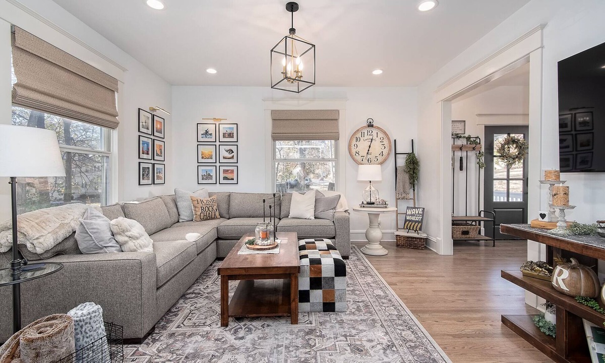 University Place House | 4 bedroom/2.5 bath restored 1910 beauty minutes from main KU campus & downtown.