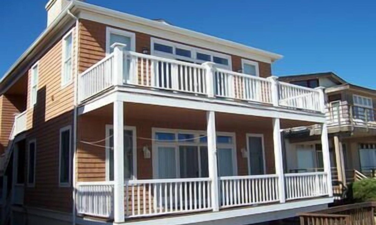 South End Condo | 4 bedroom 2.5 bath updated condo!
