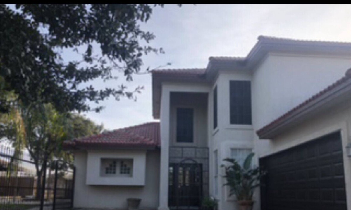 Bonanza House | 4 bedroom 2.5 restroom House in the Northside close toPark hospital restaurant