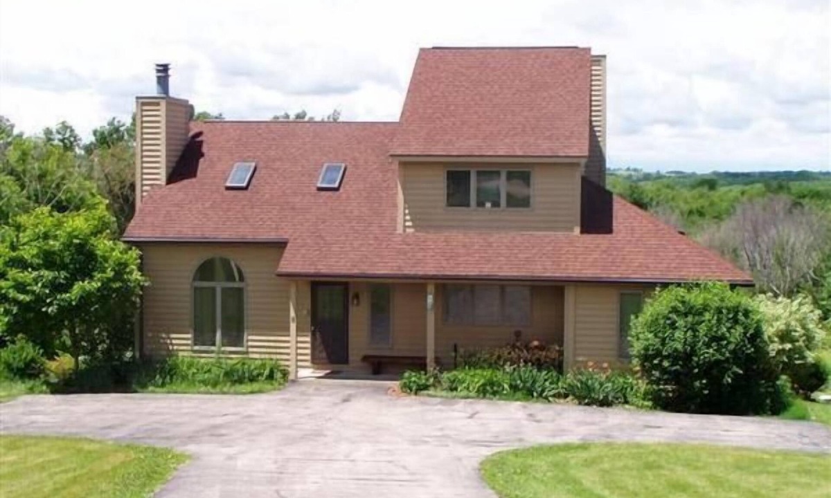 The Galena Territory House | 4 Bedroom, 3 1/2 bath house in The Galena Territory.