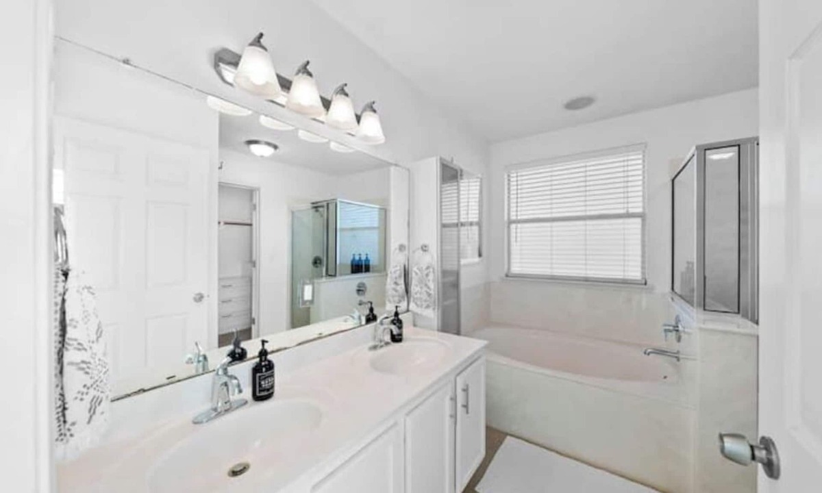 Los Cielos House | 4 Bedroom: 5min to COTA/Airport 15min-Downtownnn