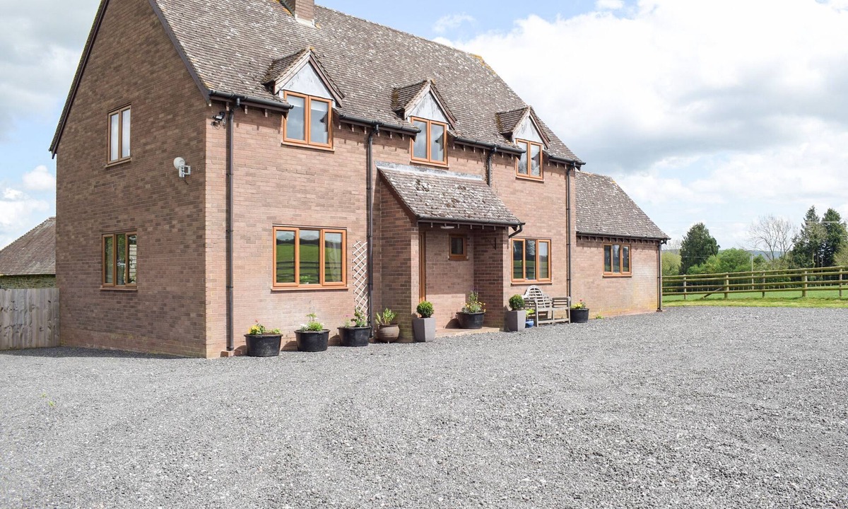 Munslow Cottage | 4 bedroom accommodation in Hayton&rsquo;s Bent