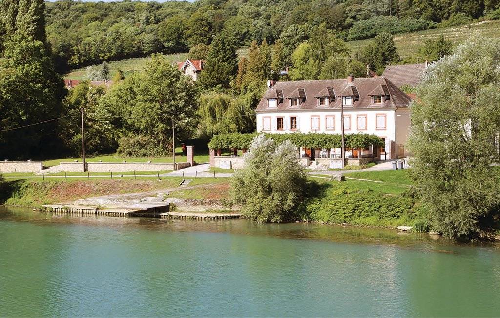 Jaulgonne House | 4 bedroom accommodation in Jaulgonne