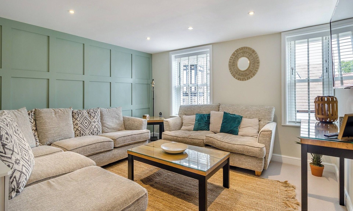 Ault Hucknall Cottage | 4 bedroom accommodation in Chesterfield