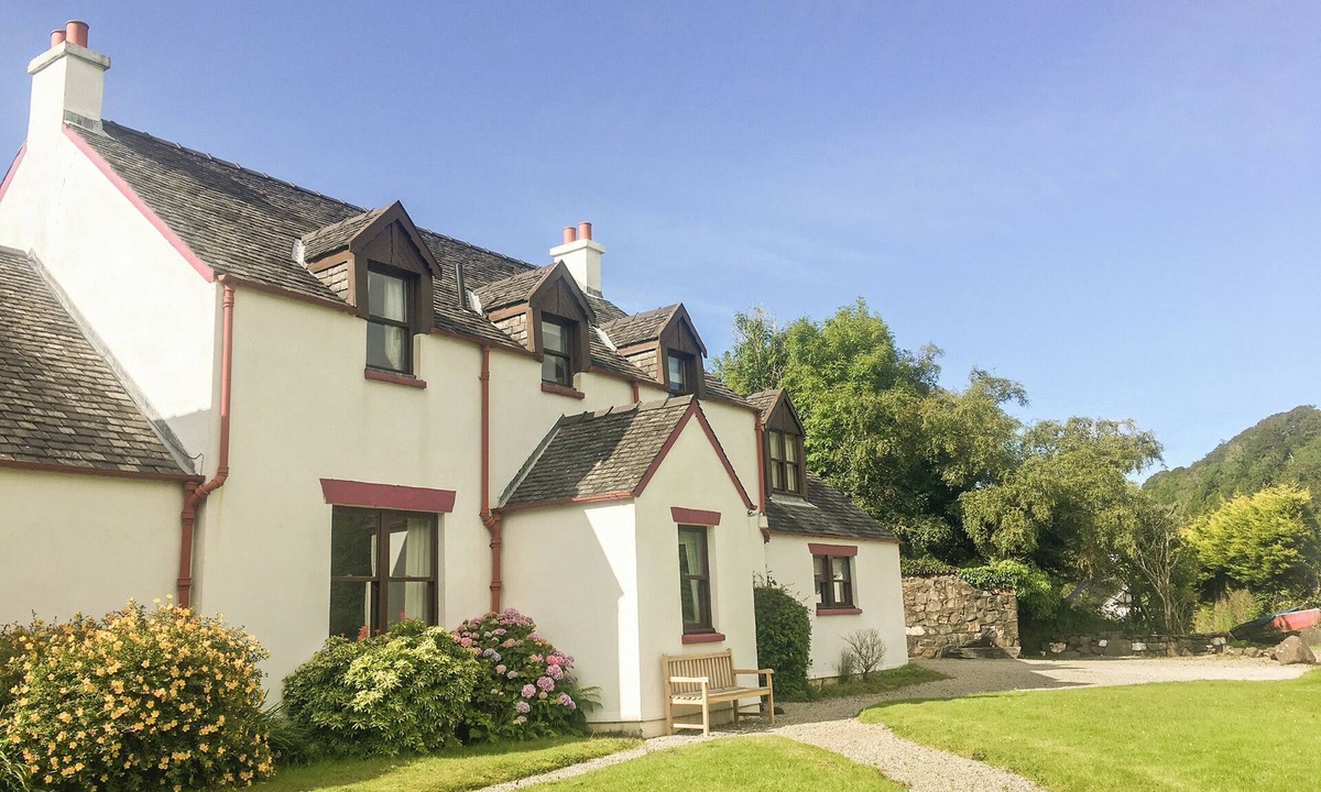 Isle of Seil Cottage | 4 bedroom accommodation in Clachan Seil