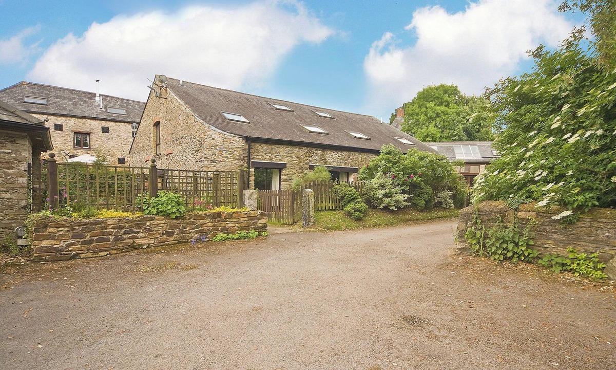 Chillington Cottage | 4 bedroom accommodation in East Allington, near Totnes