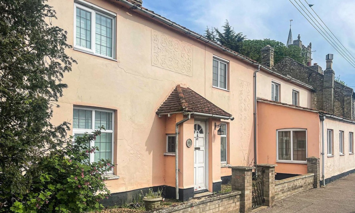 Lakenheath Cottage | 4 bedroom accommodation in Lakenheath