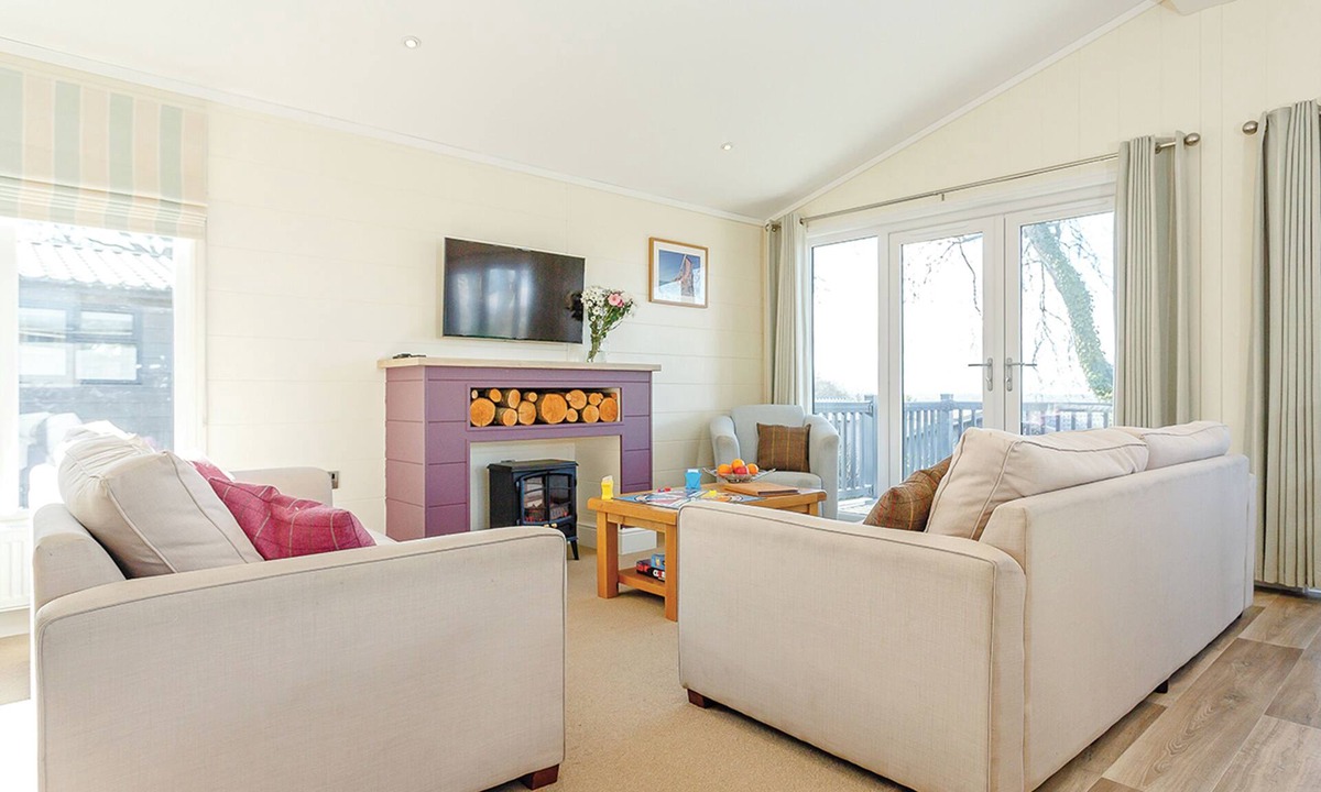 Axminster Ski Chalet | 4 bedroom accommodation in Axminster