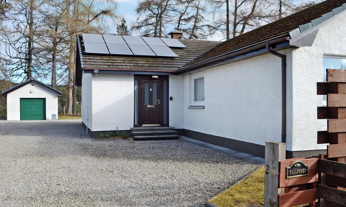 Carrbridge Cottage | 4 bedroom accommodation in Carrbridge