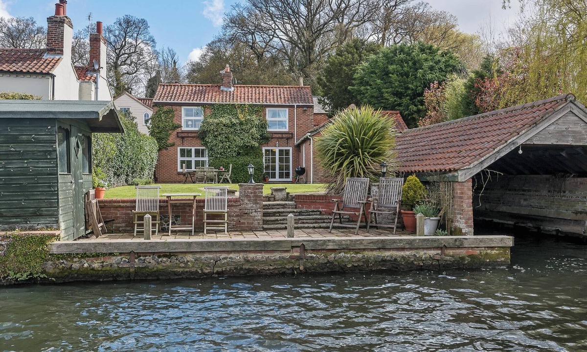 Coltishall Cottage | 4 bedroom accommodation in Coltishall