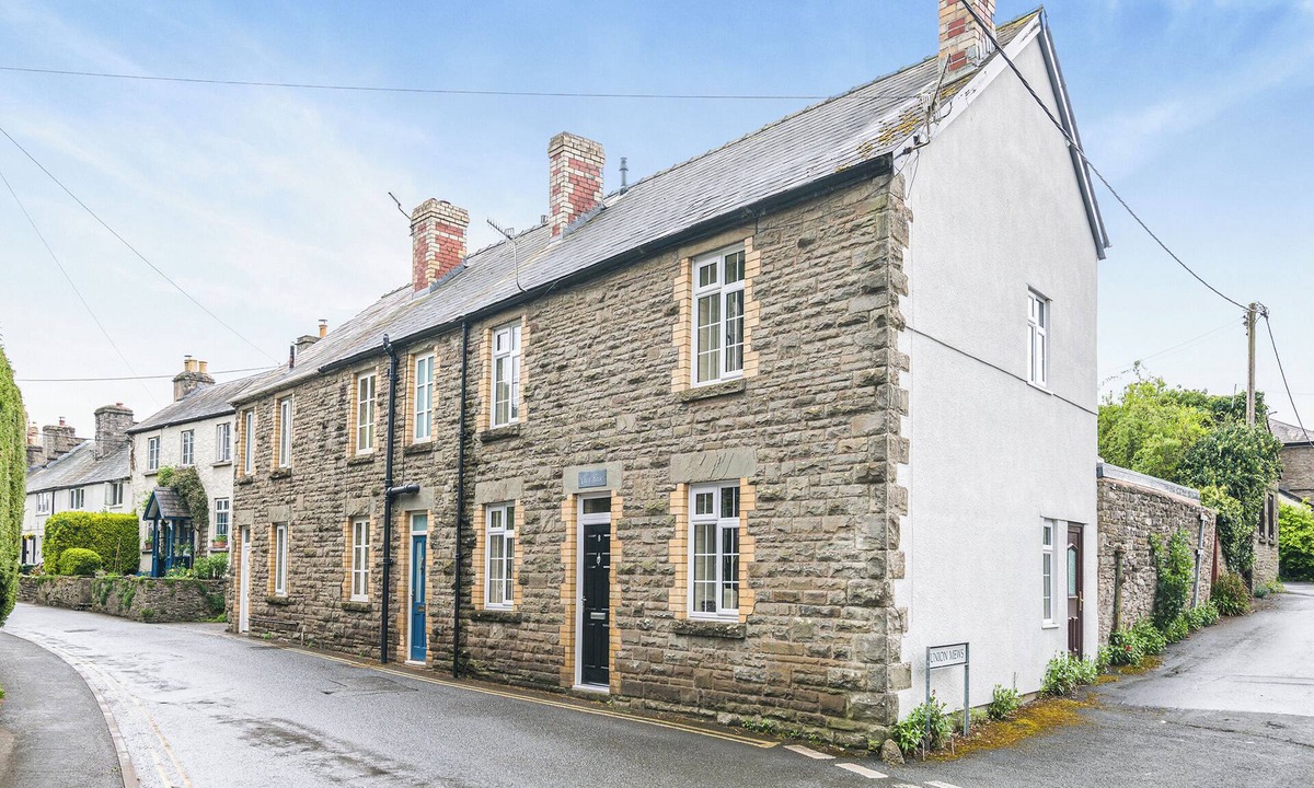 Hay on Wye Cottage | 4 bedroom accommodation in Hay-on-Wye