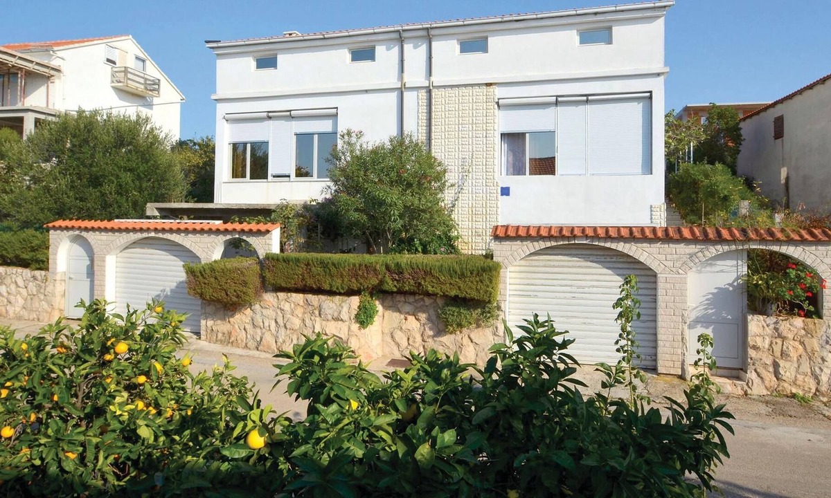 Zavalatica House | 4 bedroom accommodation in Zavalatica
